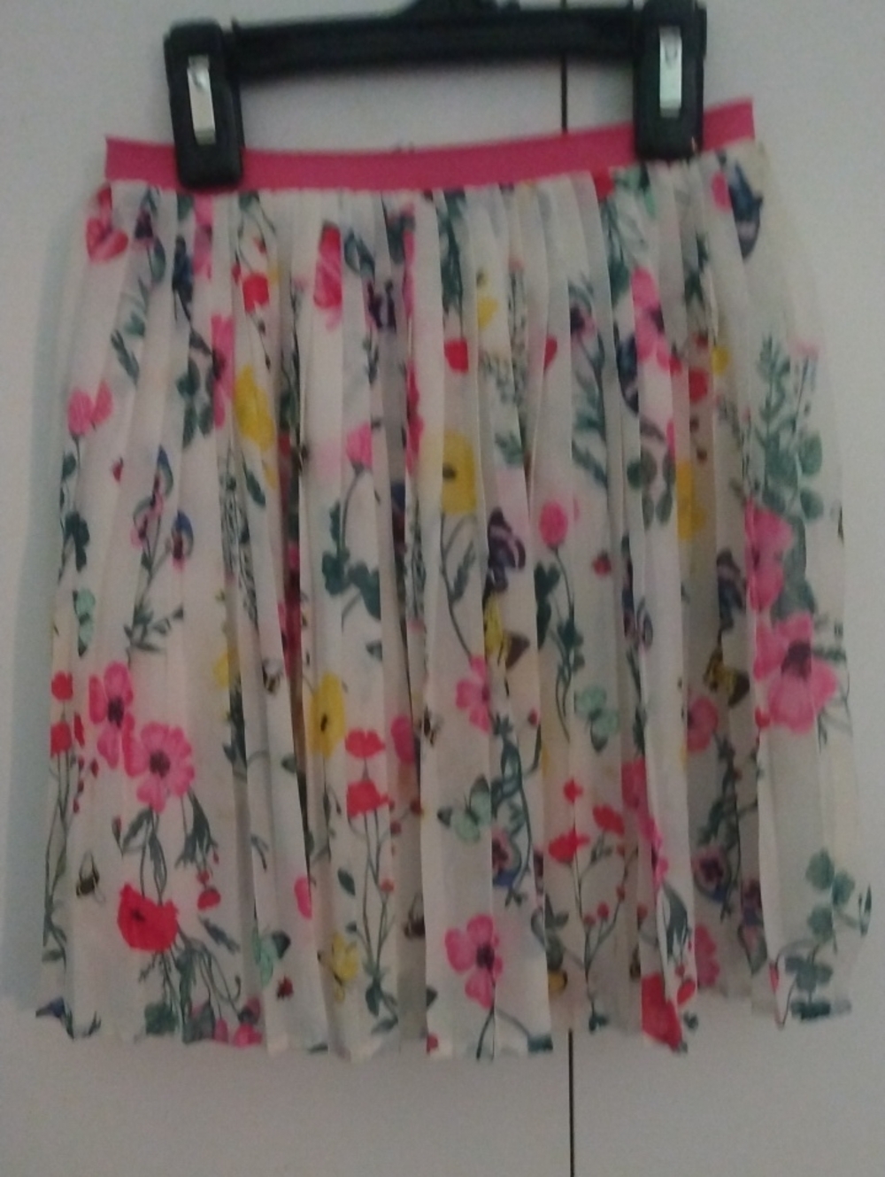 H&M White Floral Pleated Skirt with Pink Waistband